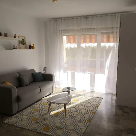 Studio U Mellie Lou Apartament *
